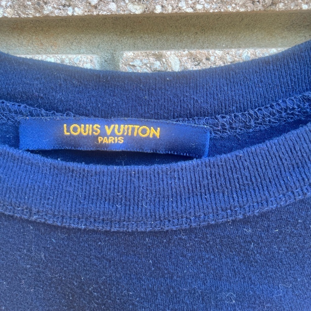 Louis Vuitton Forever Pocket T-shirt navy blue and white Sz Medium short sleeve - Picture 4 of 6
